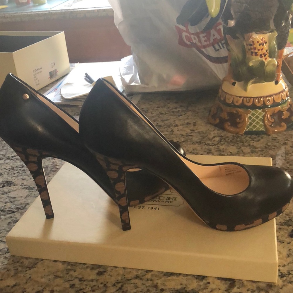 Coach Pumps - Picture 4 of 4